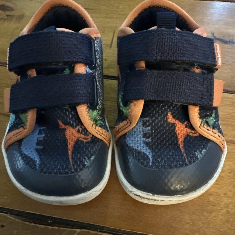 Watelves Shoes Unisex Size 2 Dinosaurs Straps ￼